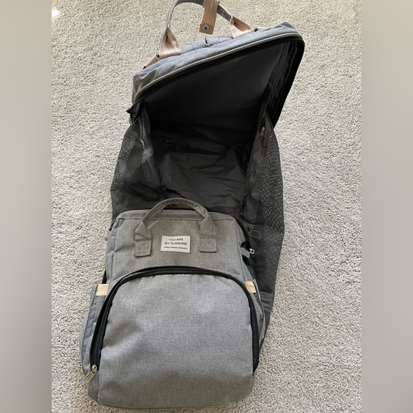 Excellent condition diaper backpack with built-in changing pad - Picture 3 of 4